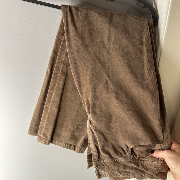 Woman’s Applebees corduroy pants - Picture 3 of 3